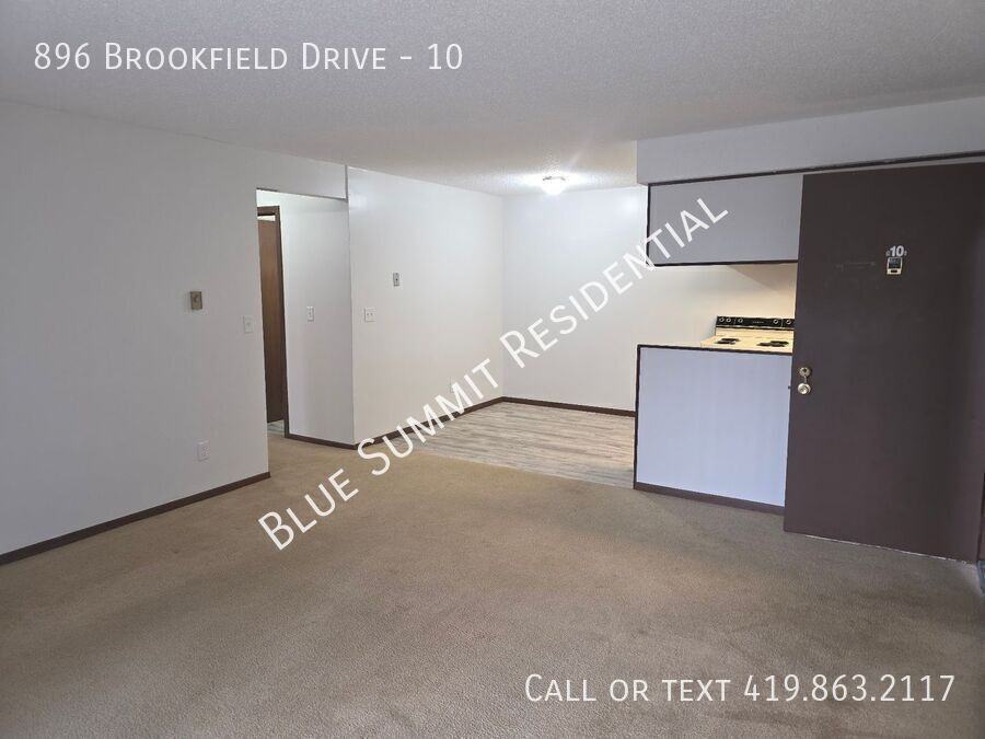 896 Brookfield Dr #10 - Photo 5 of 13