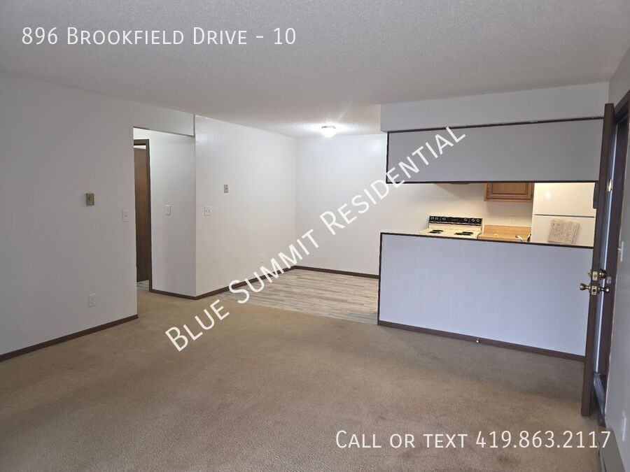896 Brookfield Dr #10 - Photo 6 of 13