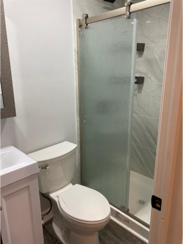833 N Fulton Ave - Photo 3 of 12