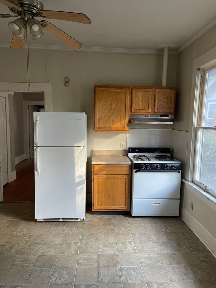 2310 Scovell Ct #B - Photo 7 of 10