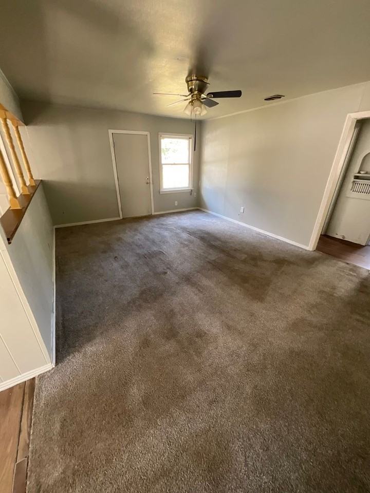 5613 Broadway Ave - Photo 6 of 9