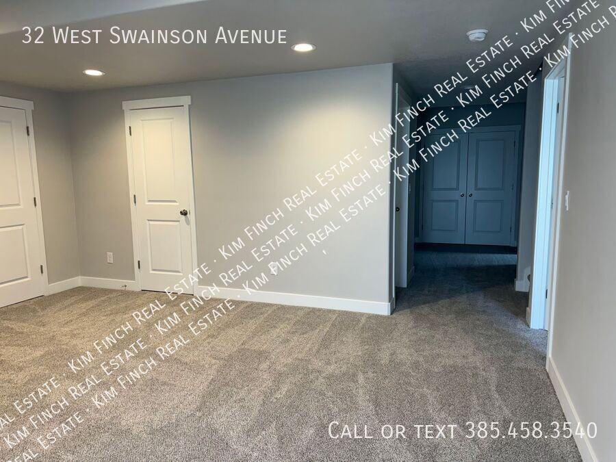 32 W Swainson Ave - Photo 3 of 20