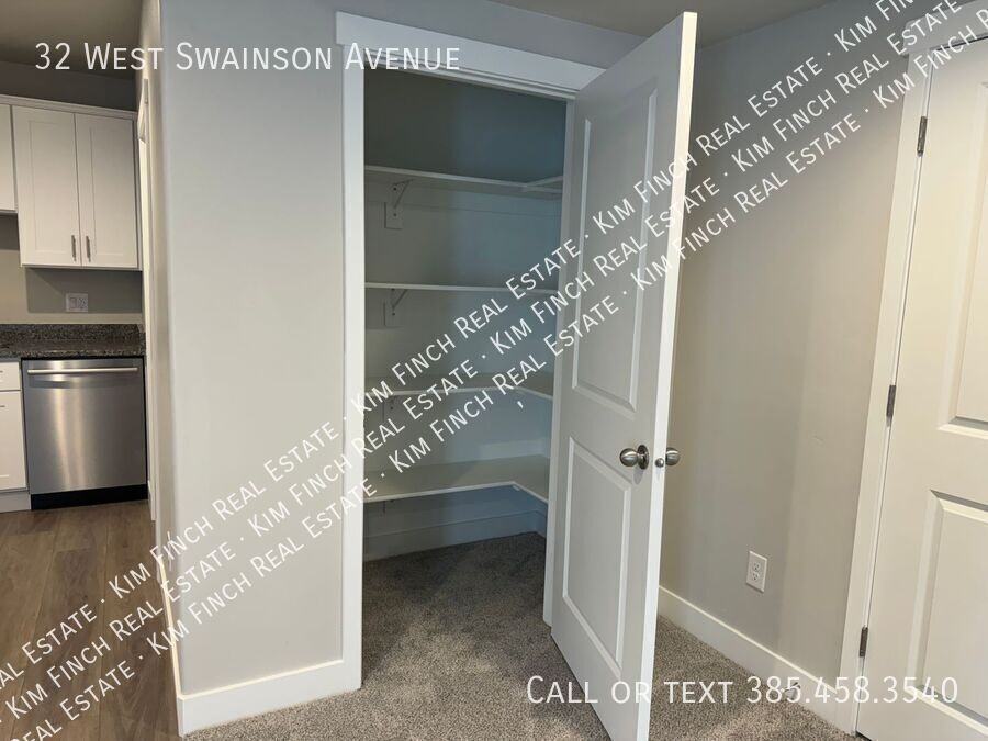 32 W Swainson Ave - Photo 7 of 20