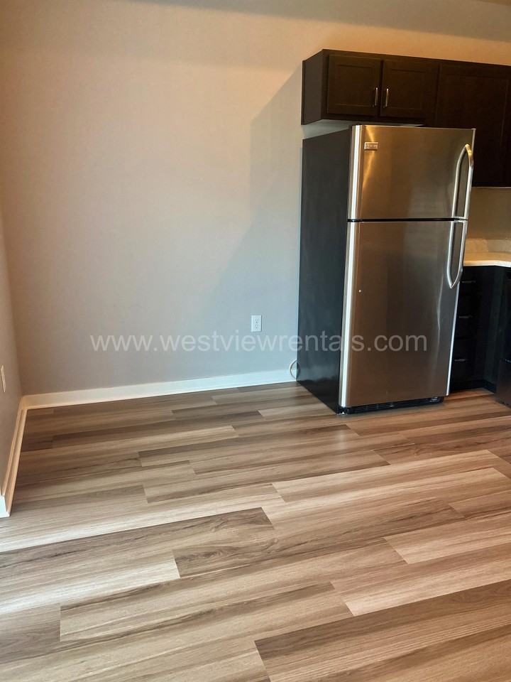 203 E Laurel St #511 - Photo 4 of 15