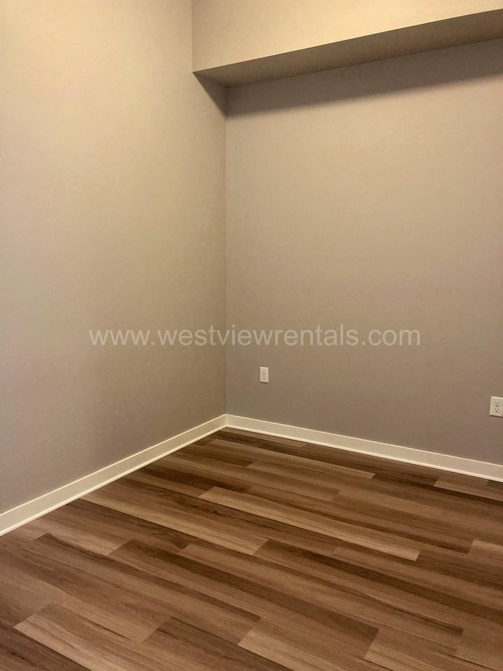 203 E Laurel St #511 - Photo 5 of 15