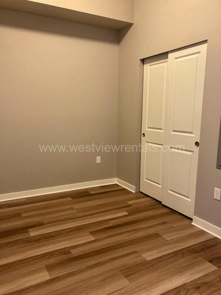 203 E Laurel St #511 - Photo 6 of 15
