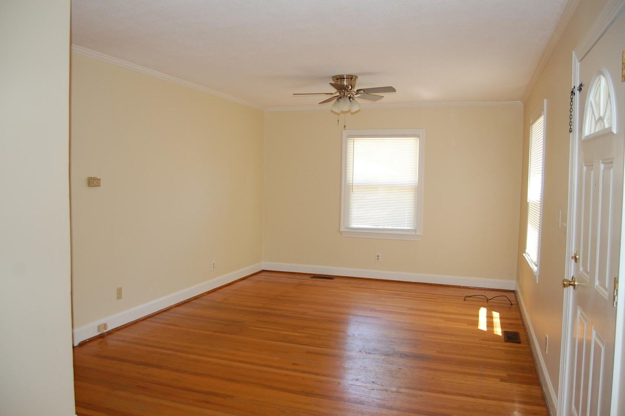 4 Erskine Ln - Photo 3 of 15