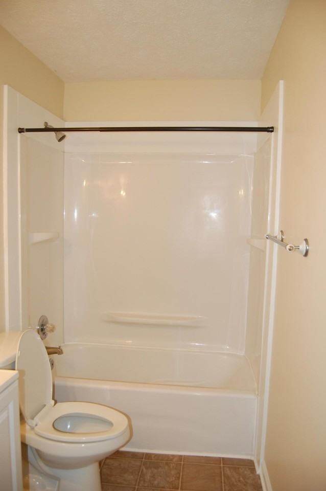 4 Erskine Ln - Photo 7 of 15
