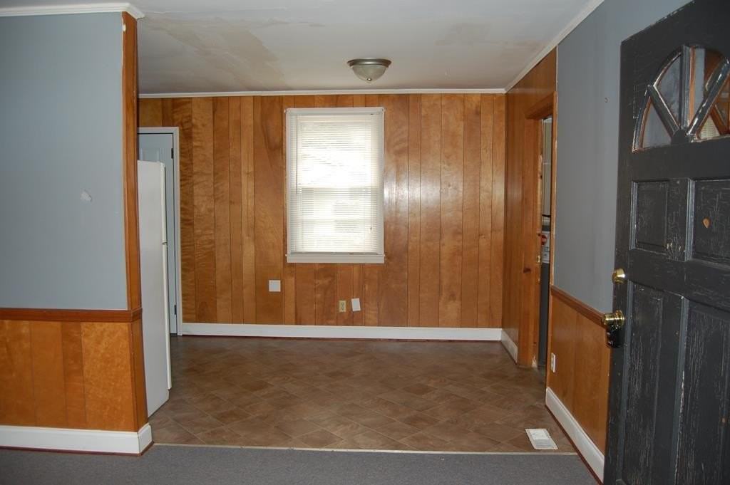 122 Westdale Ave - Photo 4 of 16