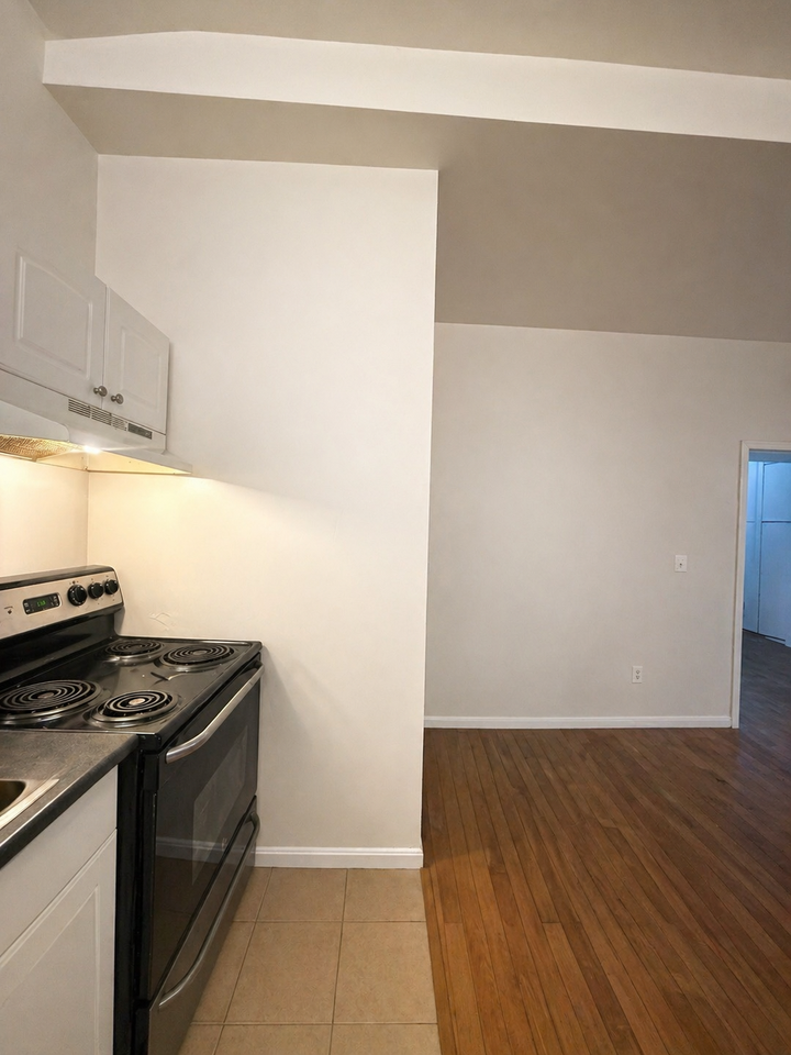 1901 East Lombard Street - Photo 3 of 16