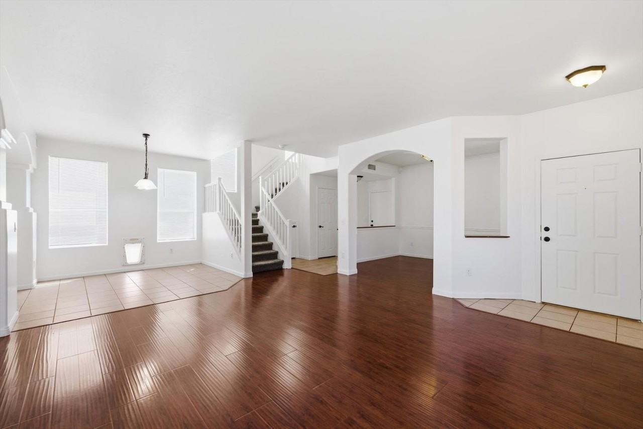 13448 W Berridge Ln - Photo 5 of 31