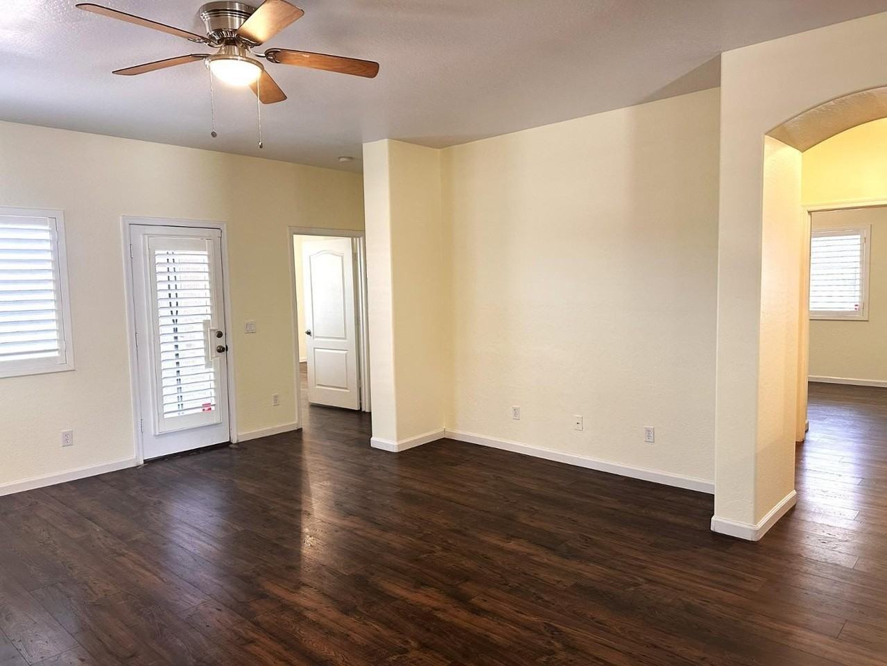11642 W Mountain View Dr - Photo 2 of 23