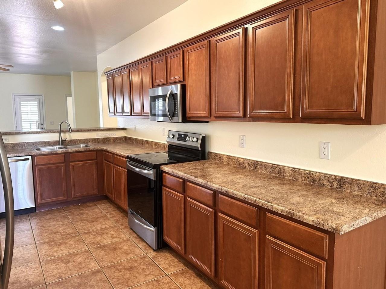 11642 W Mountain View Dr - Photo 6 of 23