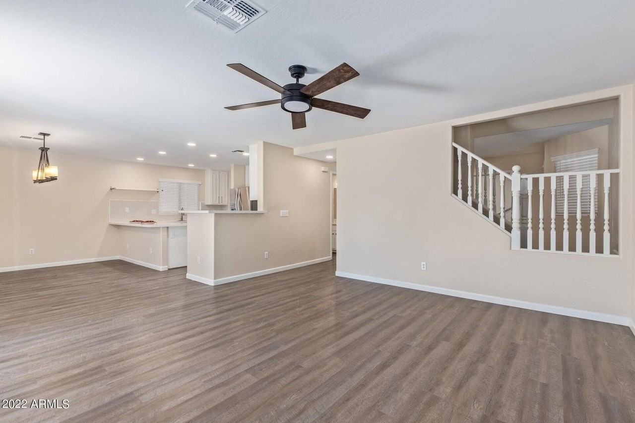 2283 W Silver Creek Ln - Photo 4 of 25