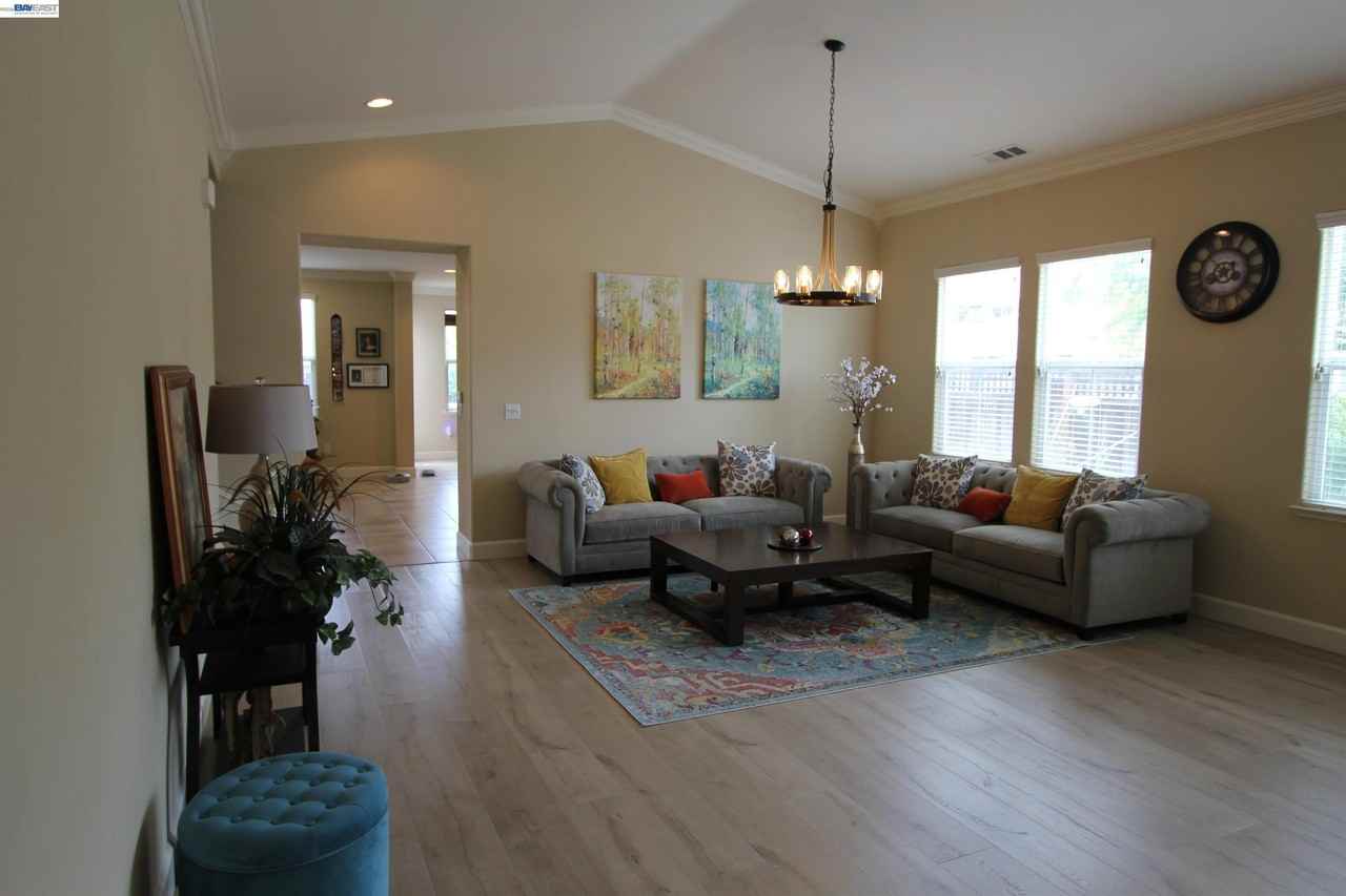 5202 Salerno Dr - Photo 5 of 21