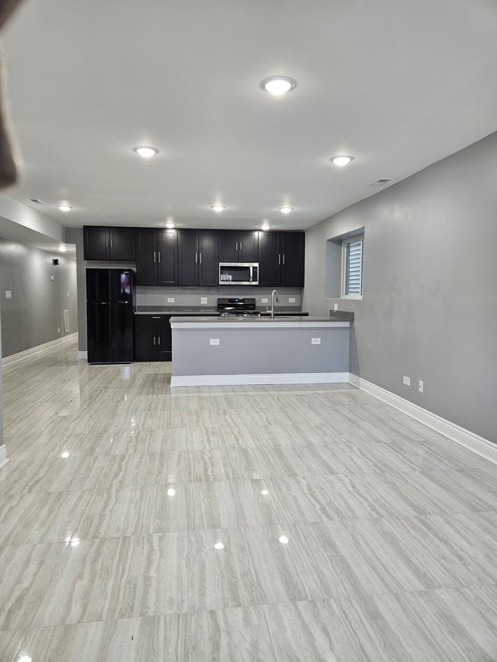 3617 S Honore St #B - Photo 2 of 7