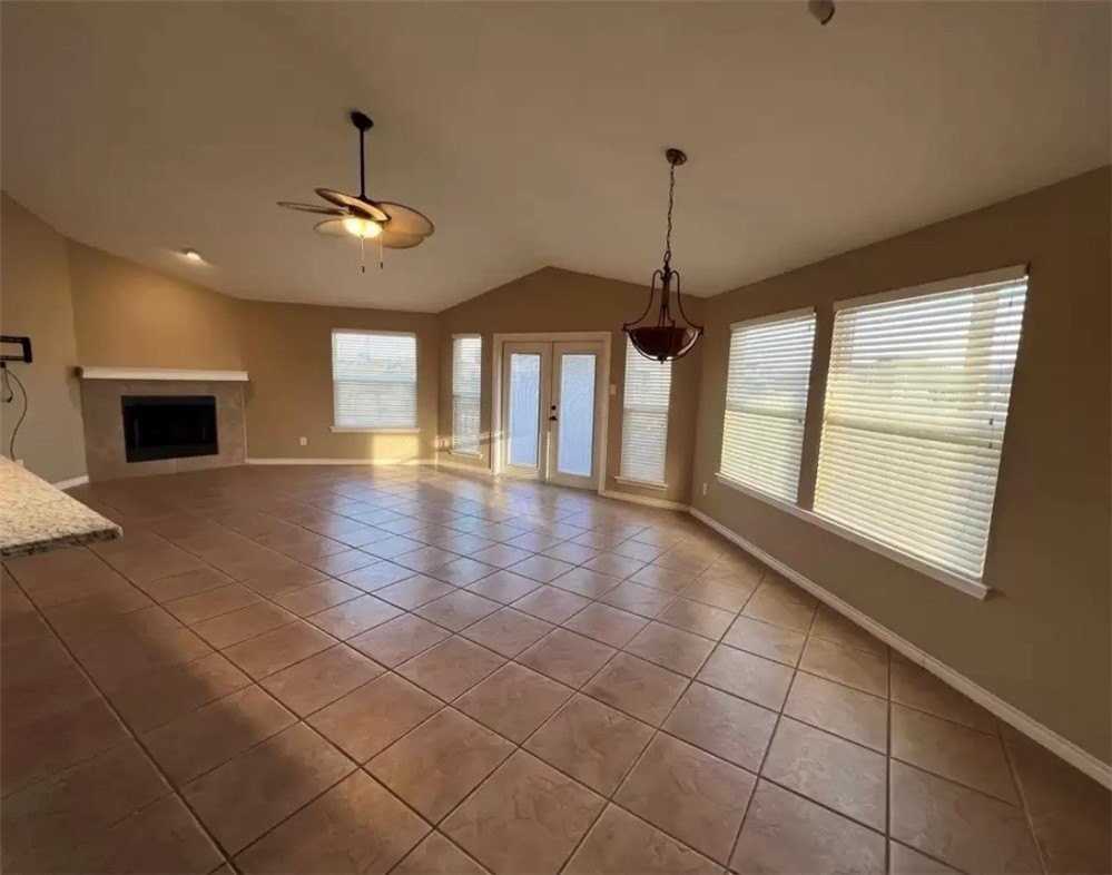 14157 Whitecap Blvd - Photo 4 of 20