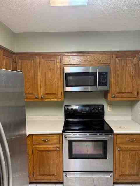405 Summit Cir - Photo 4 of 10