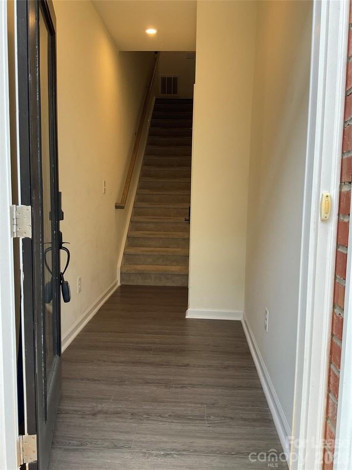 6222 Cleburne Ct - Photo 3 of 24
