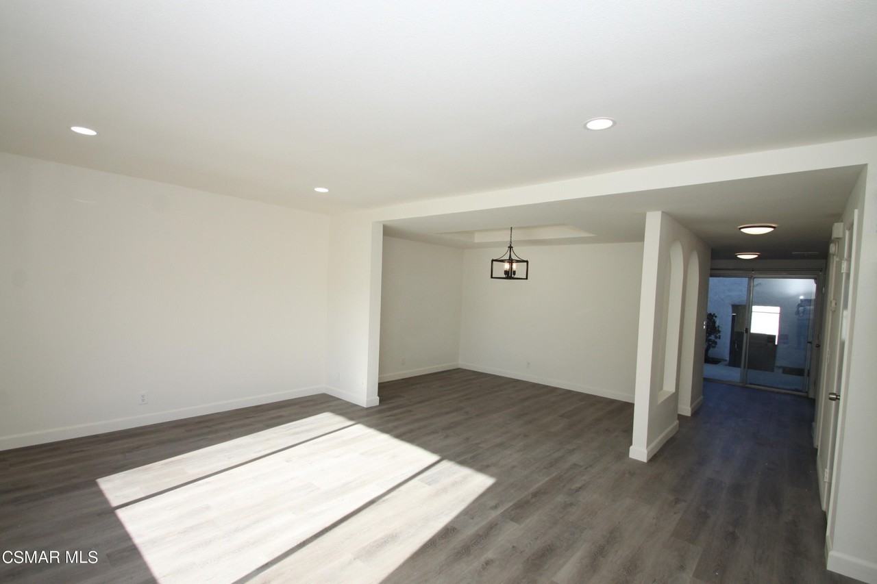 291 Green Moor Pl - Photo 2 of 25