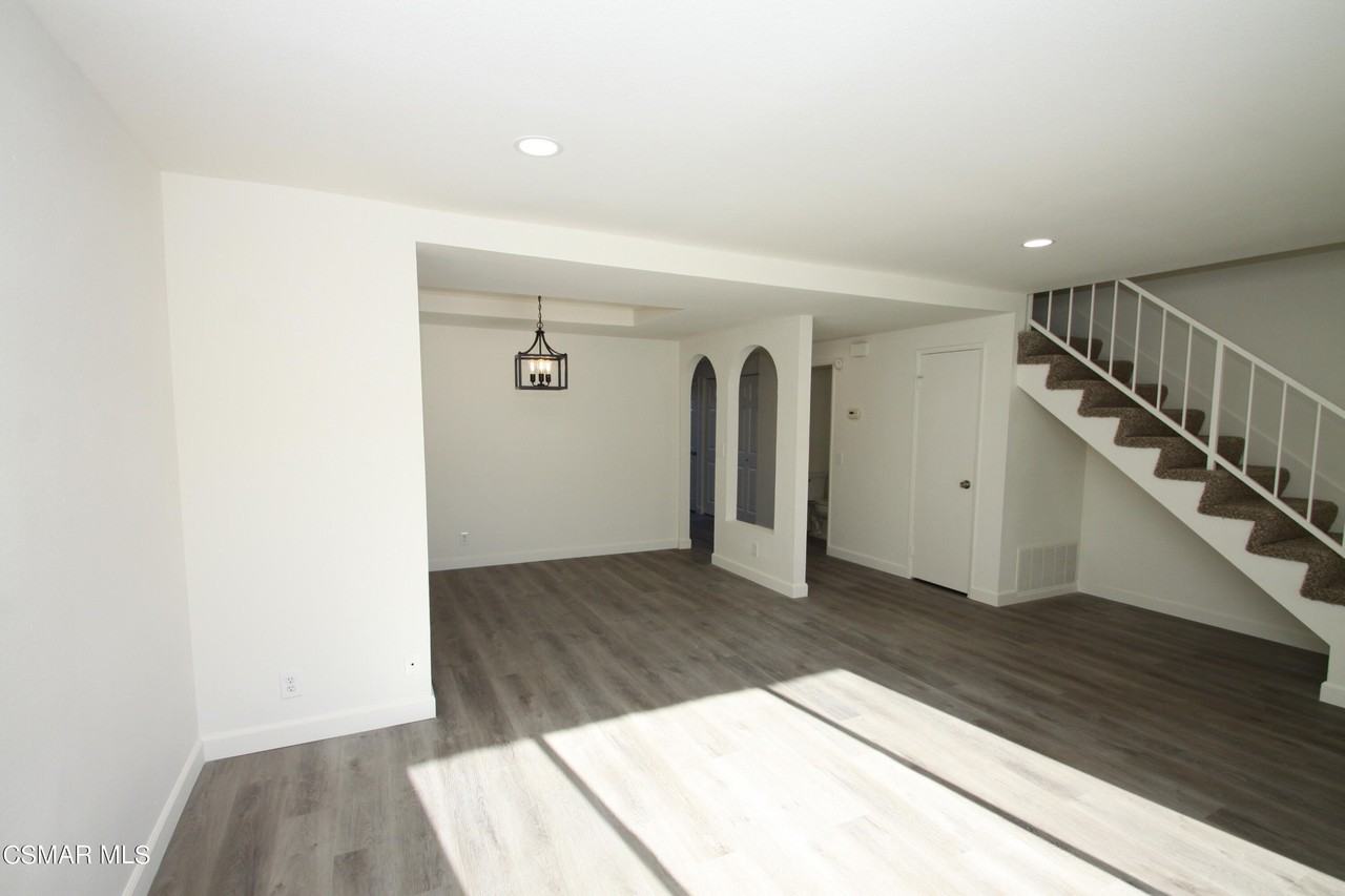 291 Green Moor Pl - Photo 3 of 25
