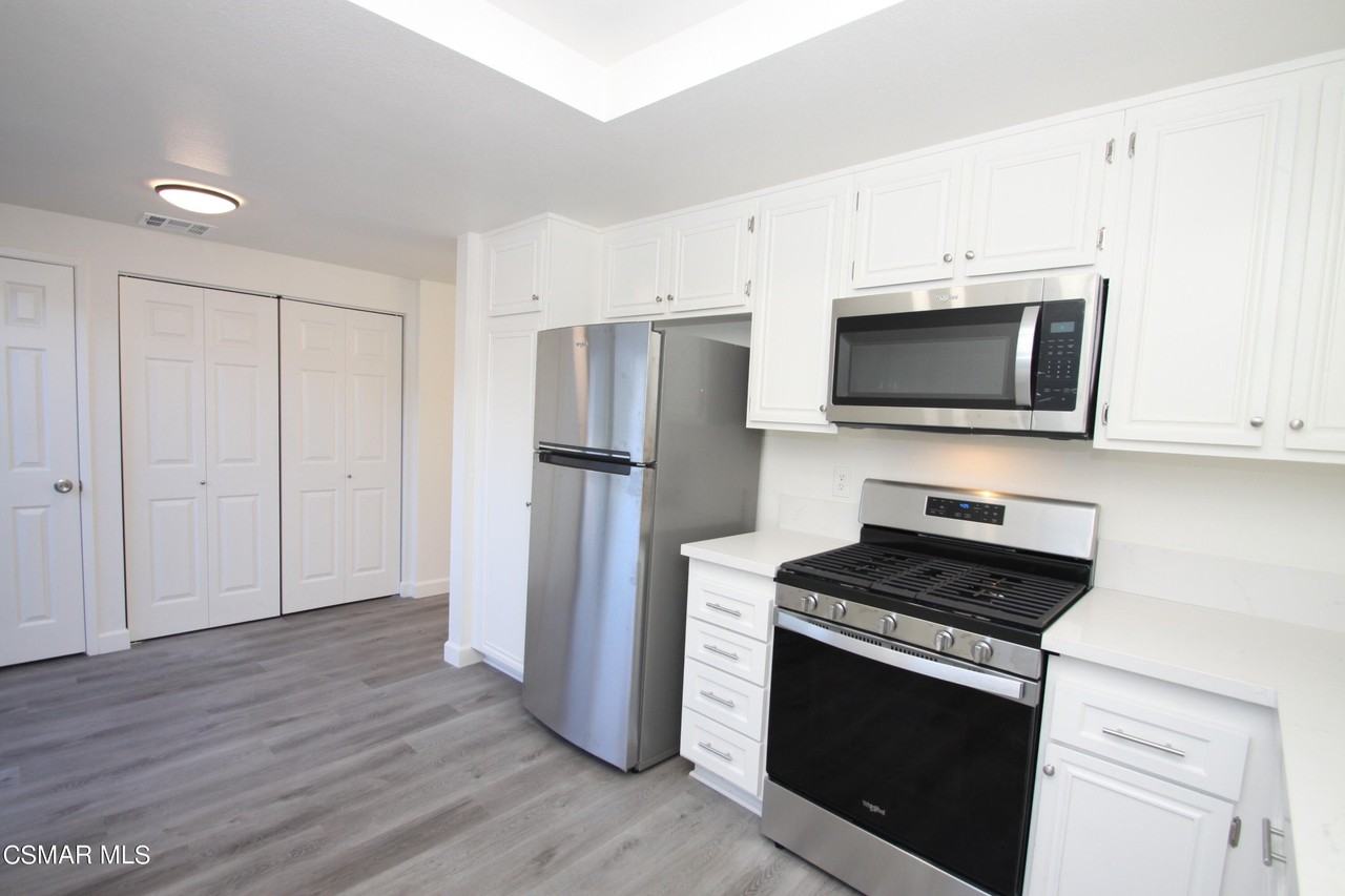 291 Green Moor Pl - Photo 6 of 25