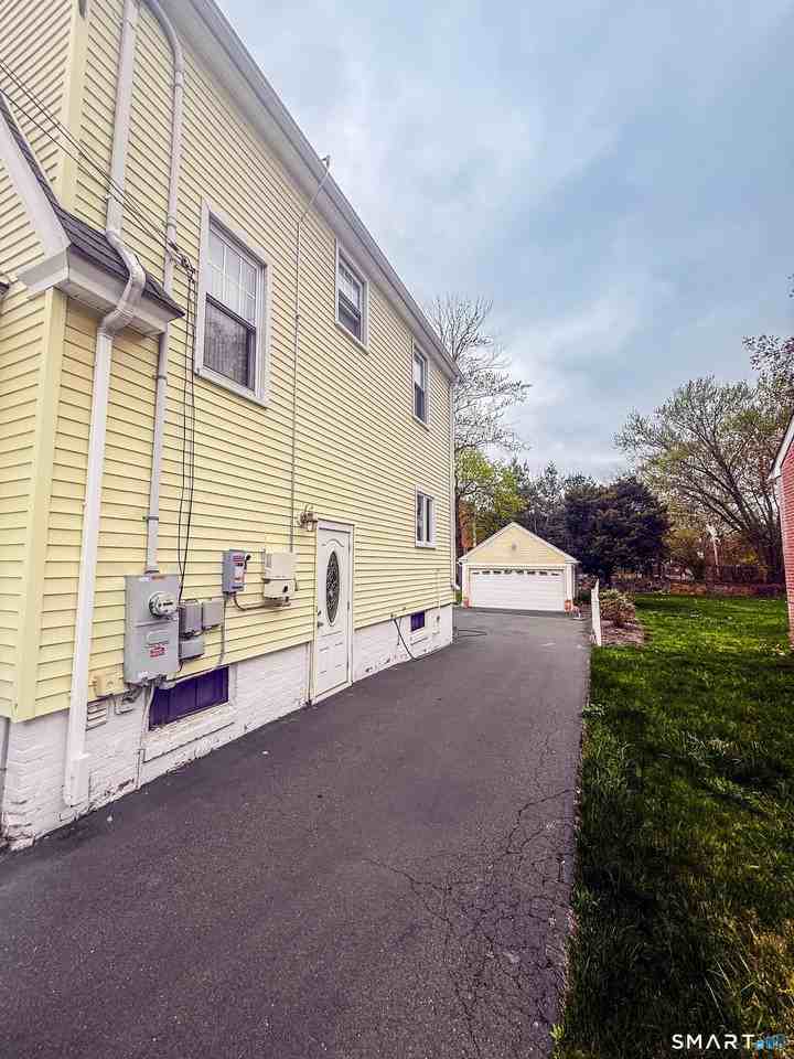 38 Grandview Ave - Photo 2 of 40