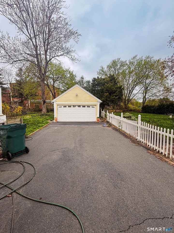 38 Grandview Ave - Photo 3 of 40