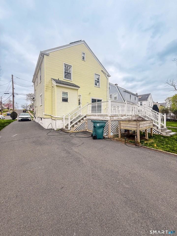 38 Grandview Ave - Photo 5 of 40