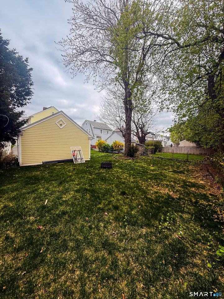 38 Grandview Ave - Photo 6 of 40