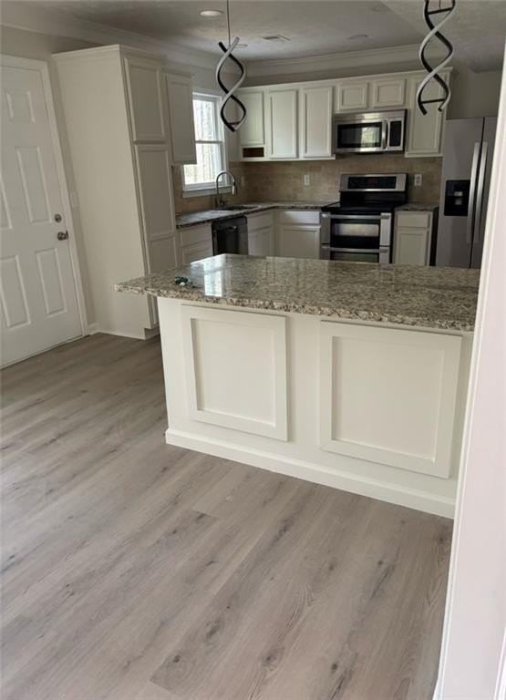 1070 Meadowsong Cir - Photo 4 of 19