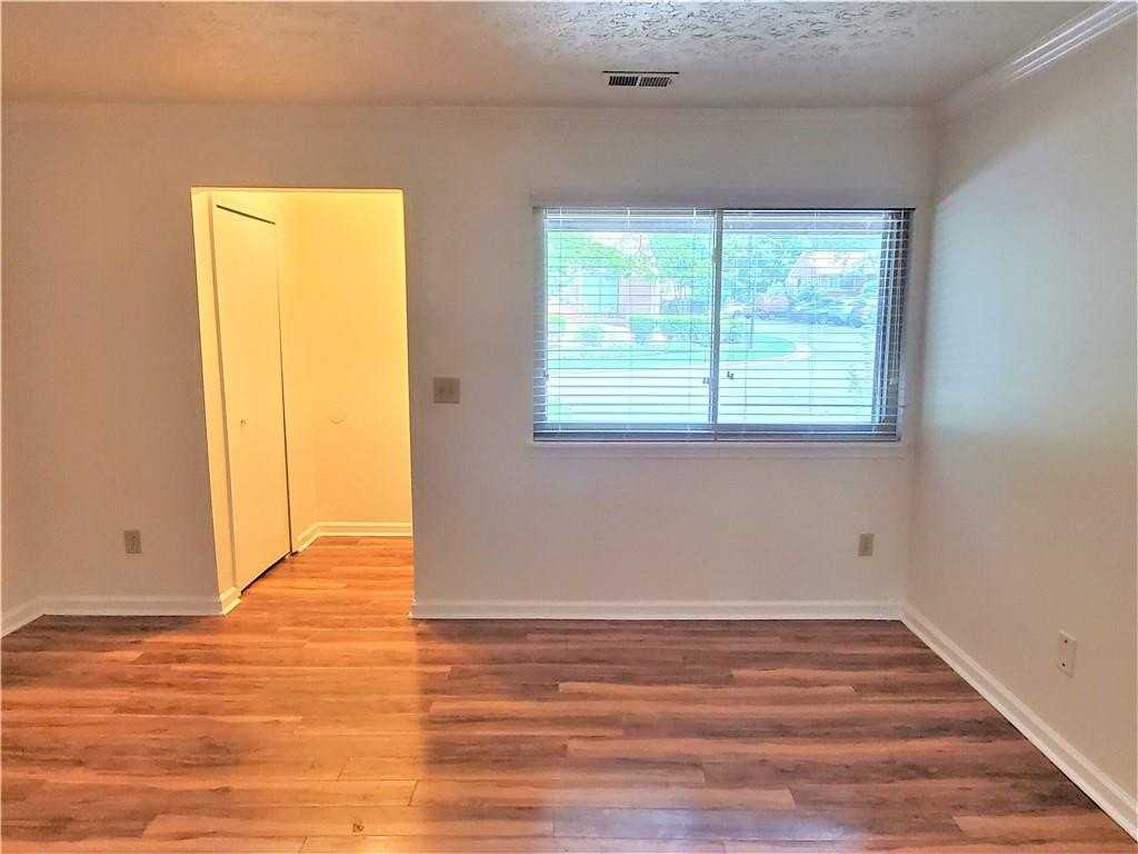 66 Country Place Ct - Photo 3 of 26