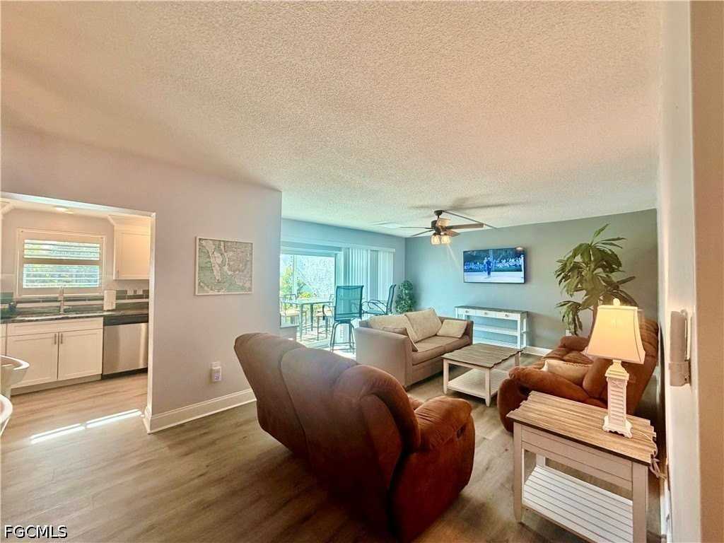 4912 Vincennes St #103 - Photo 5 of 41