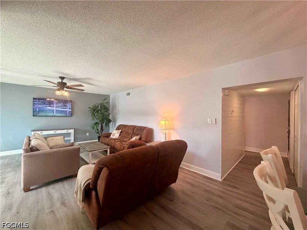 4912 Vincennes St #103 - Photo 6 of 41