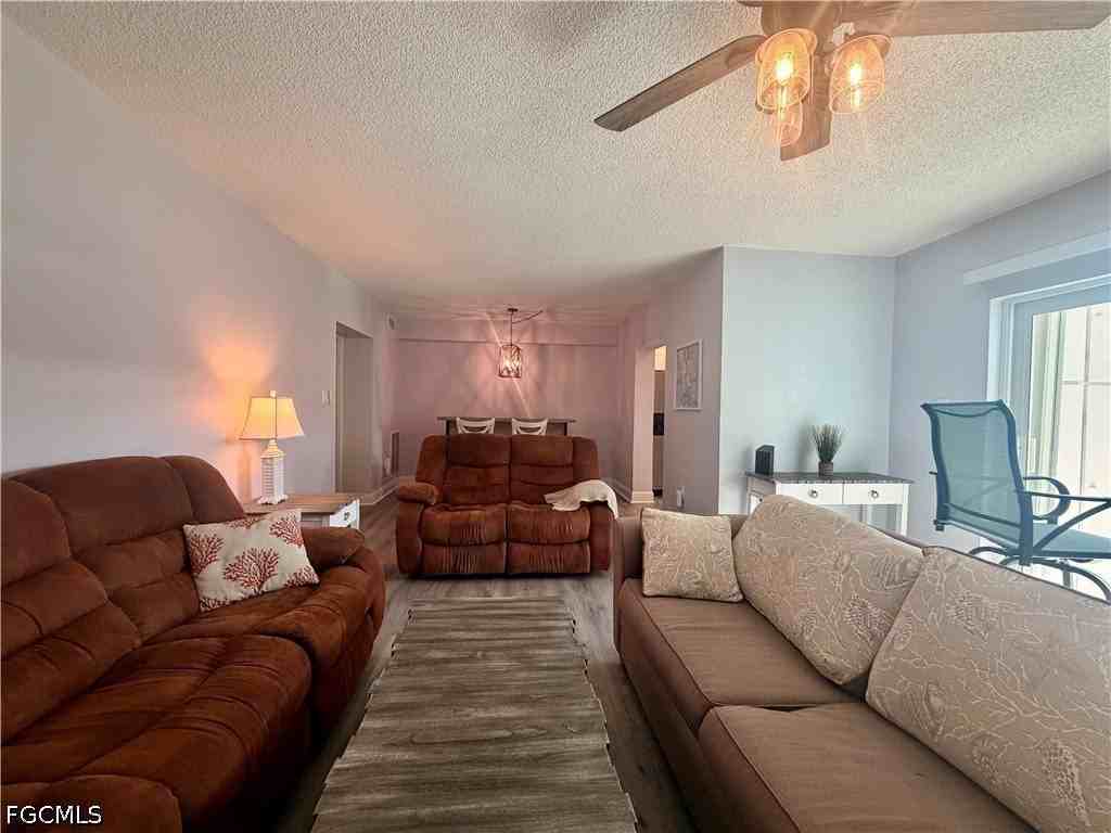 4912 Vincennes St #103 - Photo 7 of 41