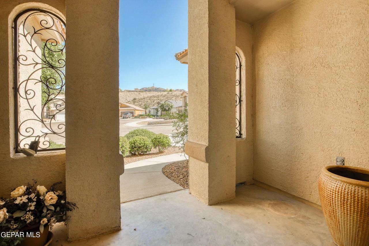 5940 Los Pueblos Dr - Photo 5 of 43