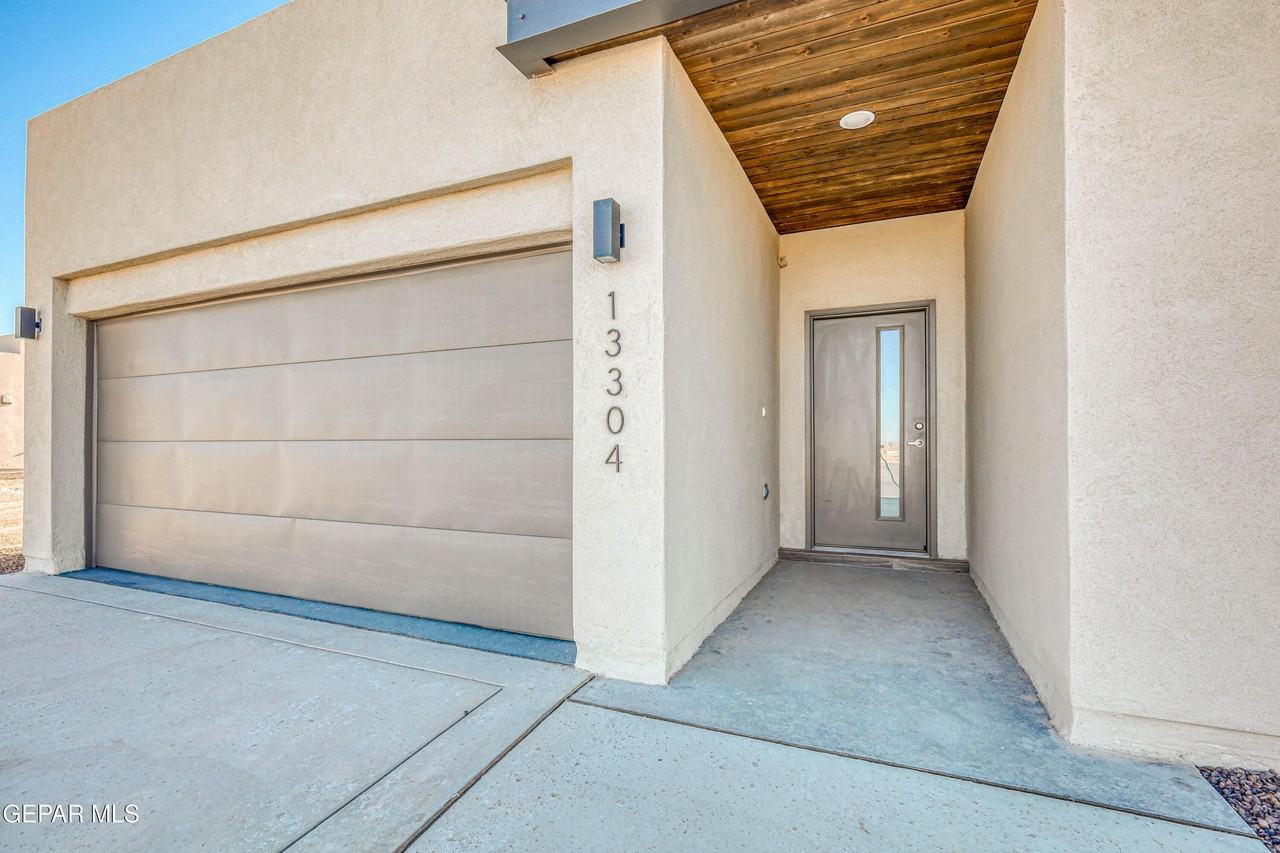 13304 Coldham St - Photo 3 of 50