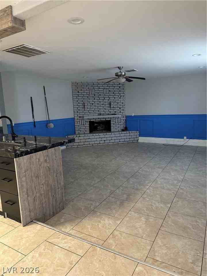 608 Greenhurst Rd - Photo 5 of 20