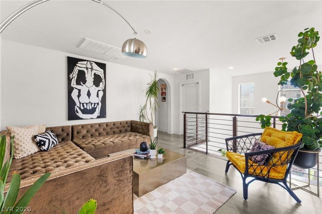 3057 Lascari Ave - Photo 4 of 50