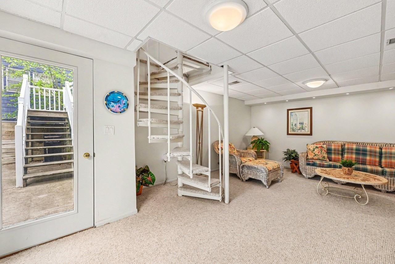 9453 Huron - Photo 4 of 11