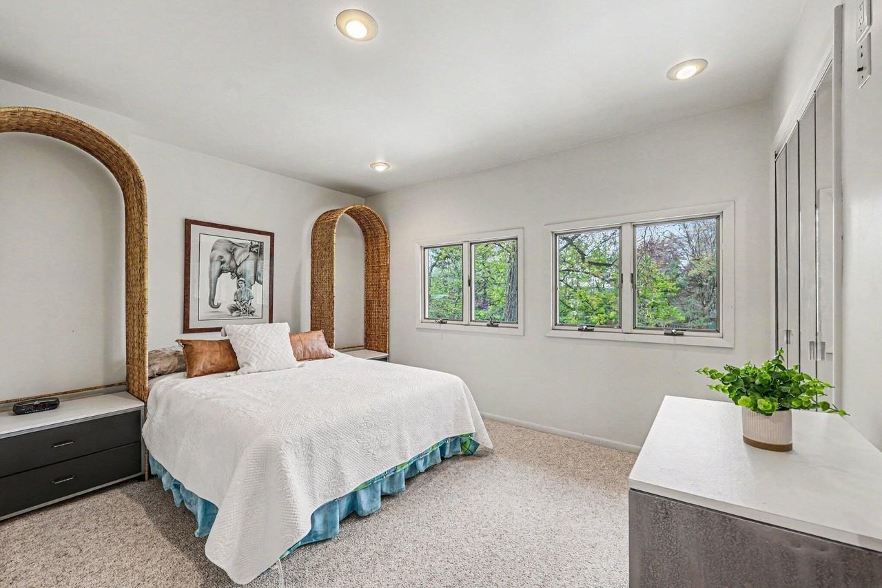 9453 Huron - Photo 7 of 11