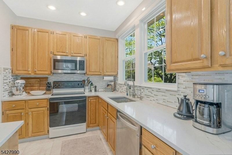 14 Wood Duck Pond Rd - Photo 7 of 15