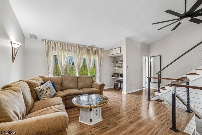 26179 Westview - Photo 4 of 24