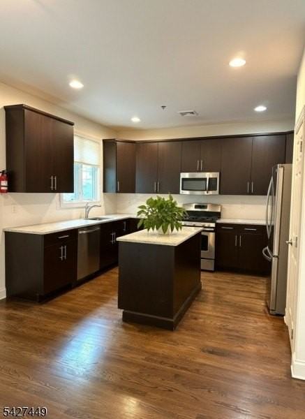 64 Bloomfield Ave - Photo 4 of 14