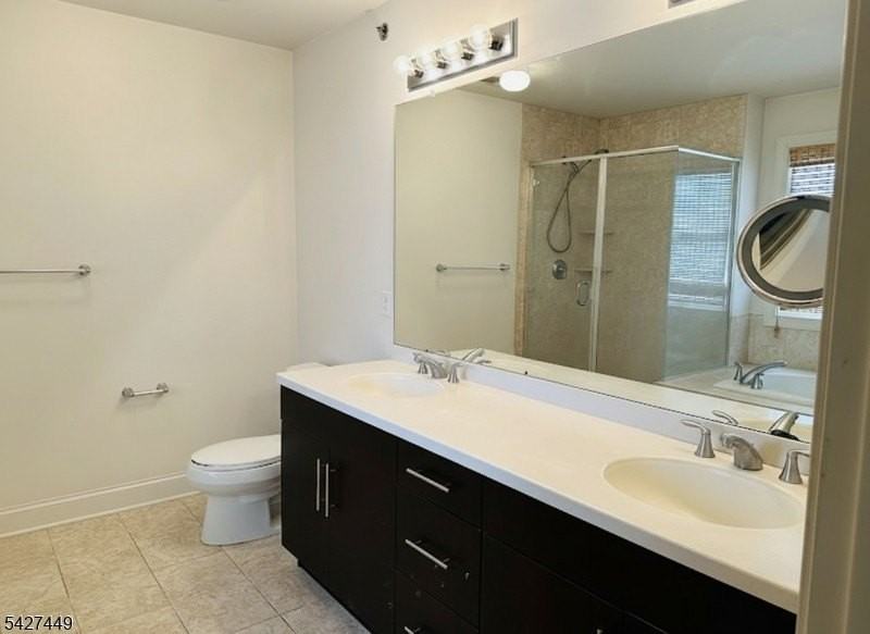 64 Bloomfield Ave - Photo 7 of 14