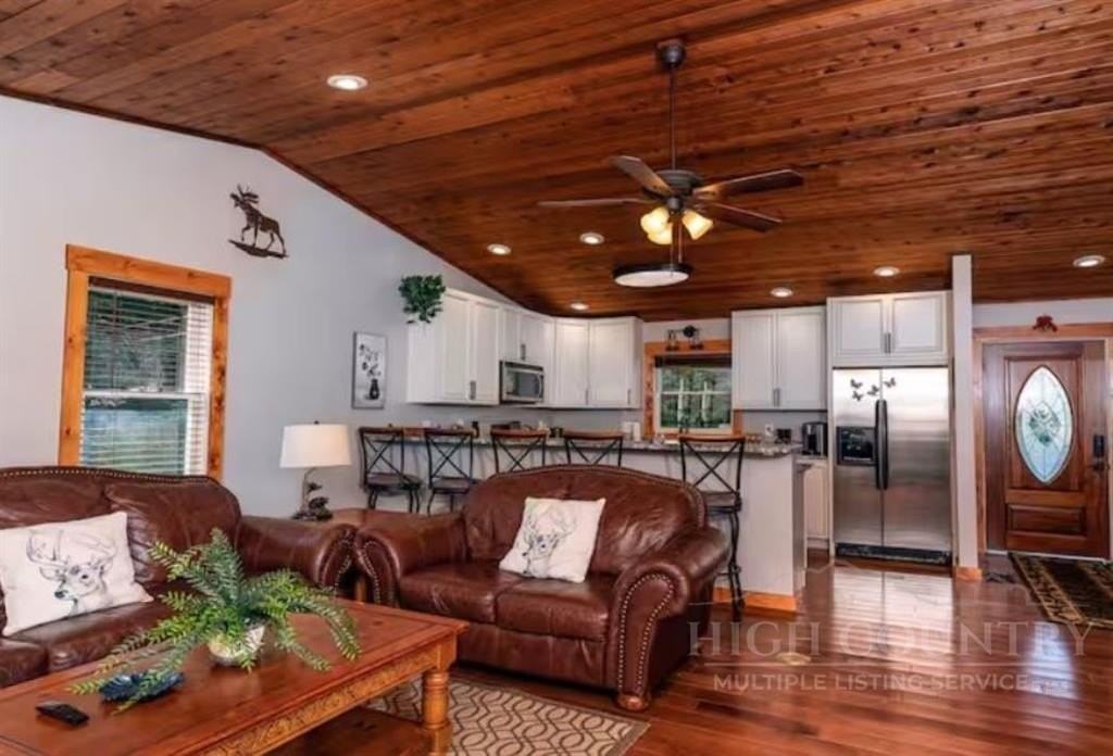 623 Wintergreen Dr - Photo 7 of 31