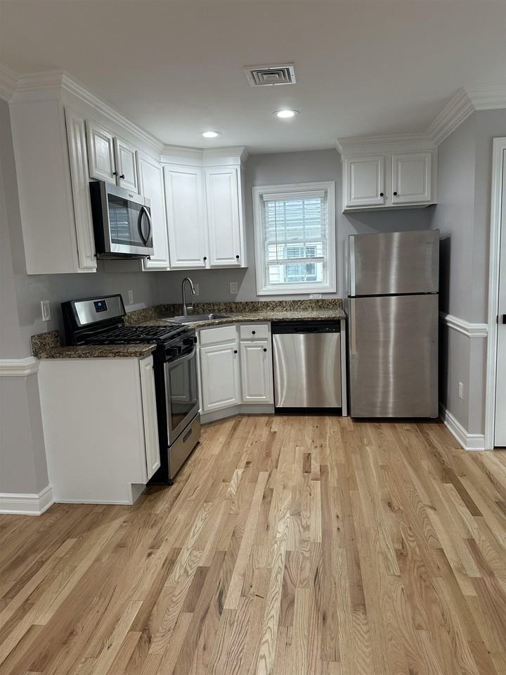 24 New St #2 - Photo 4 of 21