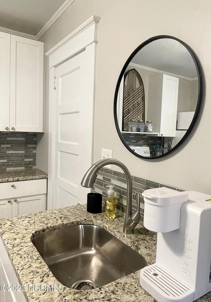 180 N Bennett St #1 - Photo 6 of 6
