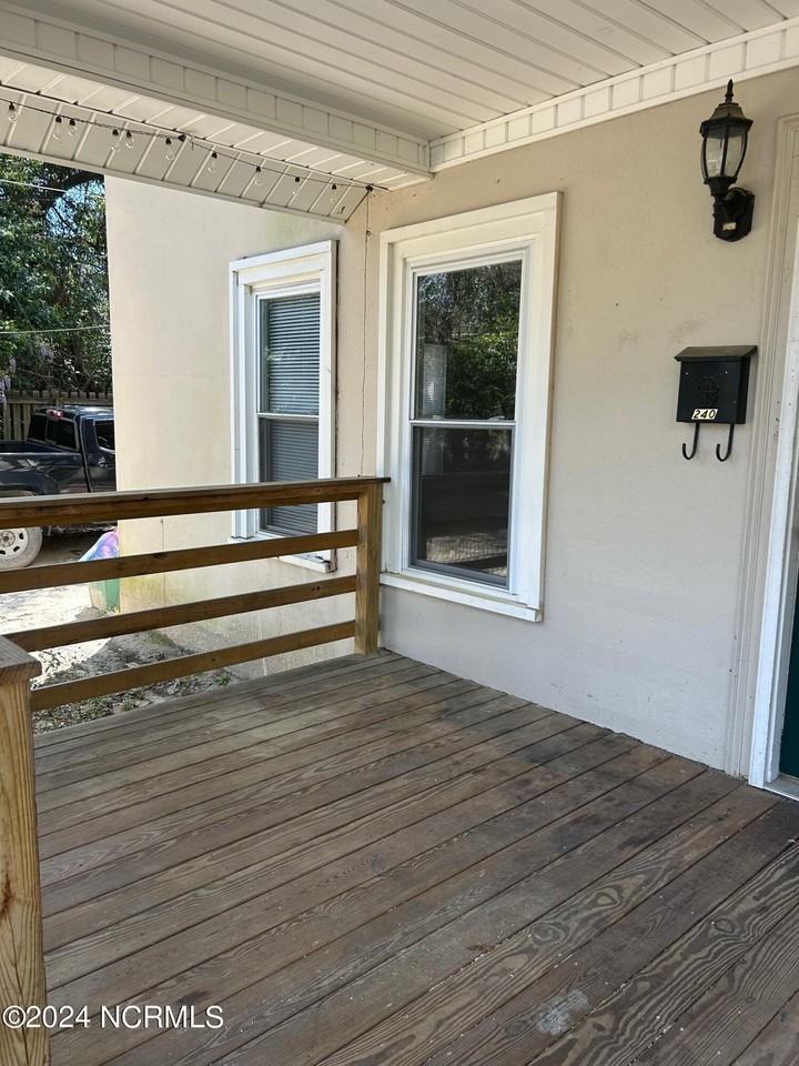 240 E New Hampshire Ave - Photo 4 of 38