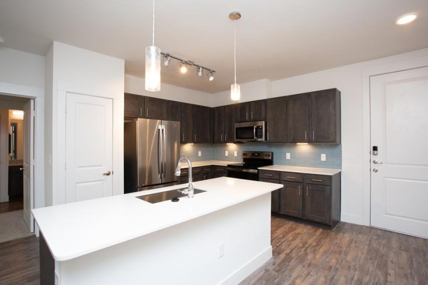 1515 Roosevelt Ave - Photo 2 of 6